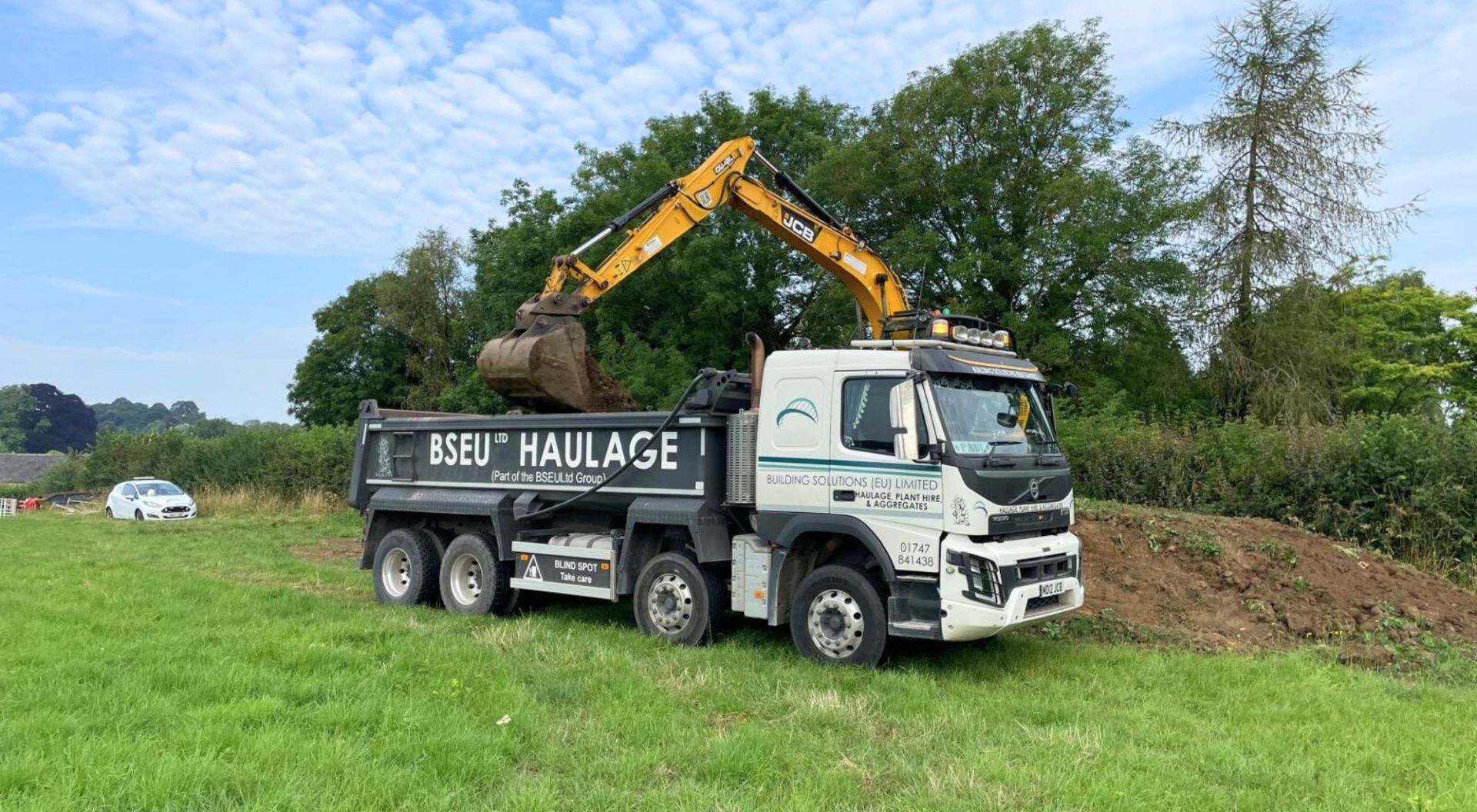 BSEU Haulage with excavator